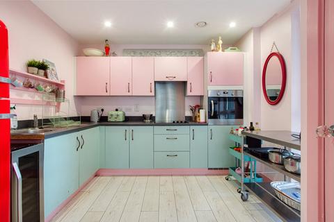 2 bedroom flat for sale, Cranfield Walk, London, SE3
