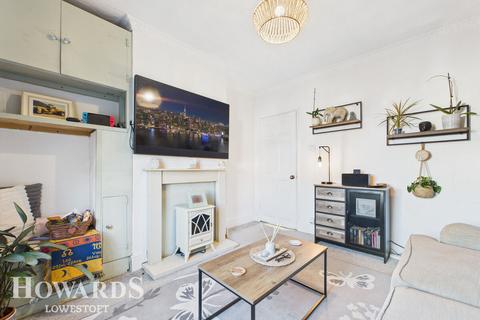 3 bedroom end of terrace house for sale, Beccles Road, Lowestoft