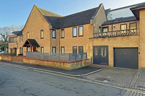 2 bedroom detached house to rent, Welland Mews, STAMFORD, Lincolnshire