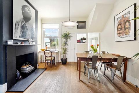 4 bedroom house to rent, Greyswood Street, London SW16
