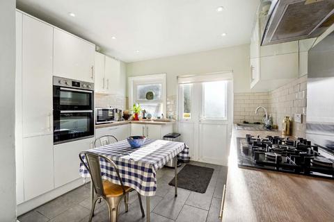 4 bedroom house to rent, Greyswood Street, London SW16