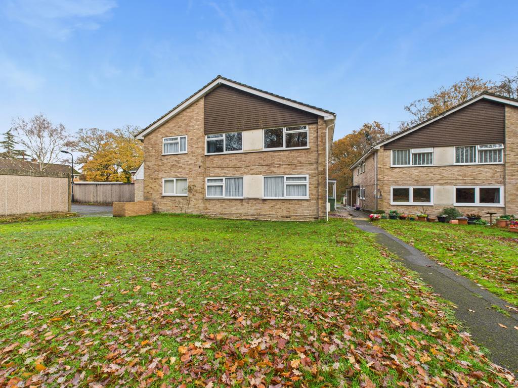 2 Bedroom Maisonette for Sale