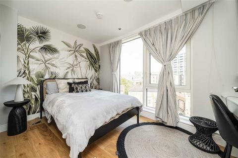 undefined, Kew Bridge Road, Brentford TW8