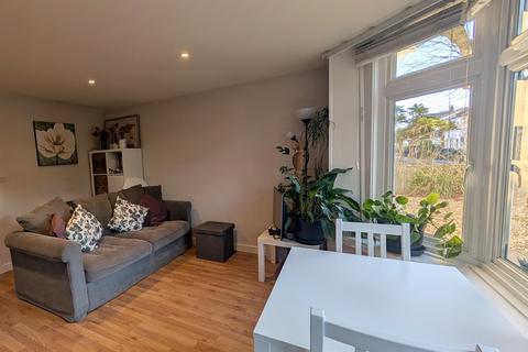 1 bedroom flat for sale, The Avenue