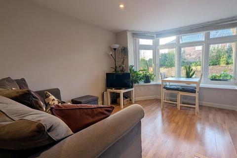 1 bedroom flat for sale, The Avenue