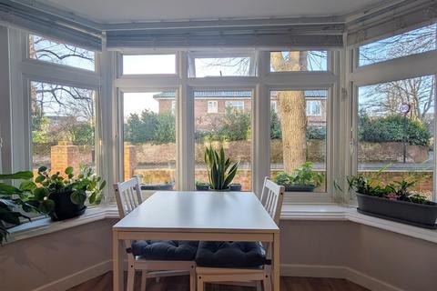1 bedroom flat for sale, The Avenue