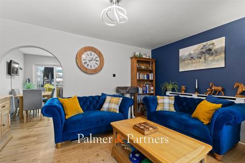 3 bedroom semi-detached house for sale, Rutland Avenue, Shrub End, Colchester, Essex, CO2