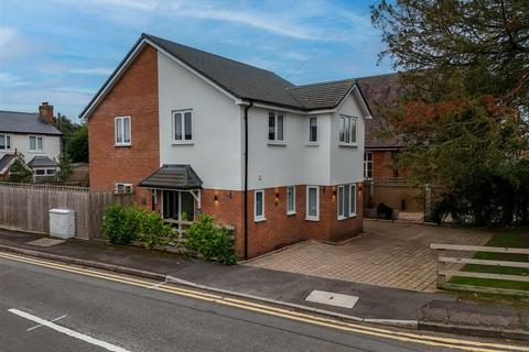 Chapel Drive, Wythall, Birmingham
