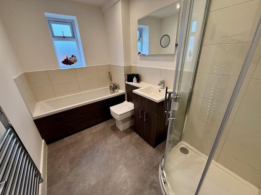 CD1a Bathroom.jpg
