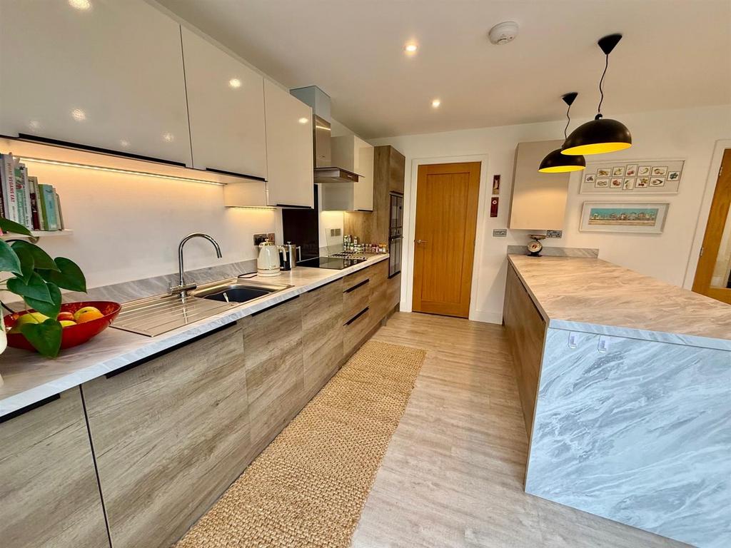 CD1a Kitchen4.jpg