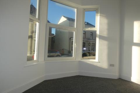 2 bedroom property to rent, Moore Street