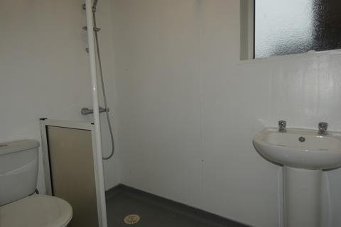 1 bedroom property to rent, Nelson Rd