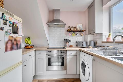 undefined, Maud Close, Devizes