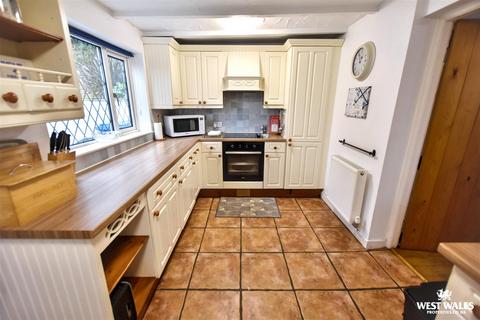 undefined, Solva
