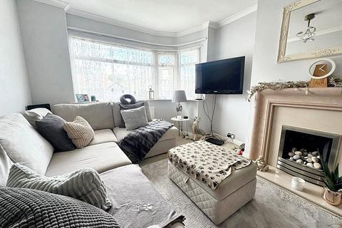 2 bedroom maisonette to rent, Eversley Avenue, Bexleyheath, DA7