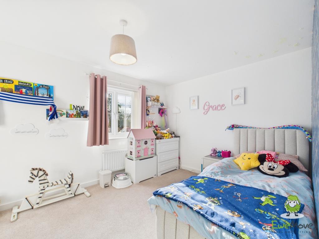 Ewe Move Estate Agents Basingstoke - Gable Rise -Be