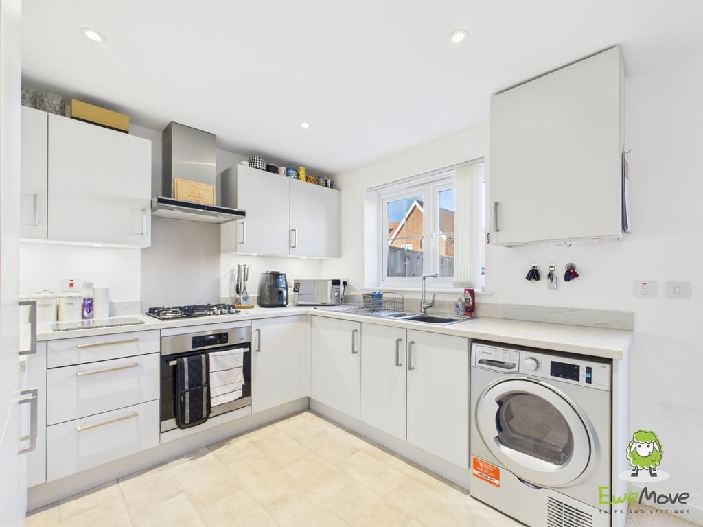 Ewe Move Estate Agents Basingstoke - Gable Rise -Ki