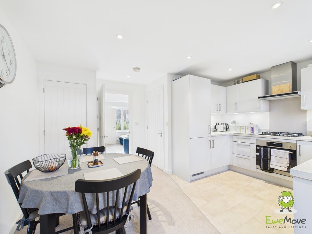 Ewe Move Estate Agents Basingstoke - Gable Rise -Ki