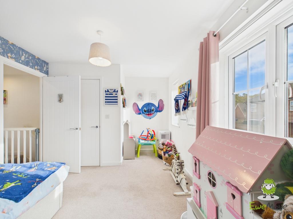 Ewe Move Estate Agents Basingstoke - Gable Rise -Be