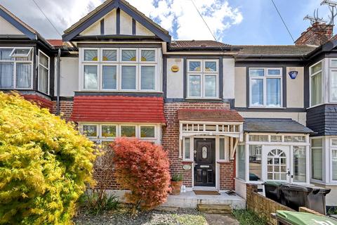 4 bedroom terraced house for sale, Chestnut Avenue, Buckhurst Hill IG9