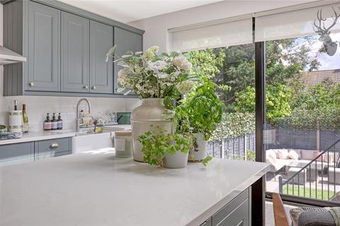 4 bedroom terraced house for sale, Chestnut Avenue, Buckhurst Hill IG9