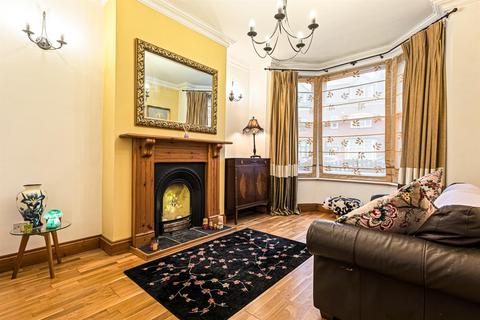 4 bedroom terraced house for sale, Knighton Road, Leicester