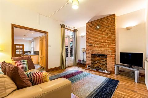 4 bedroom terraced house for sale, Knighton Road, Leicester