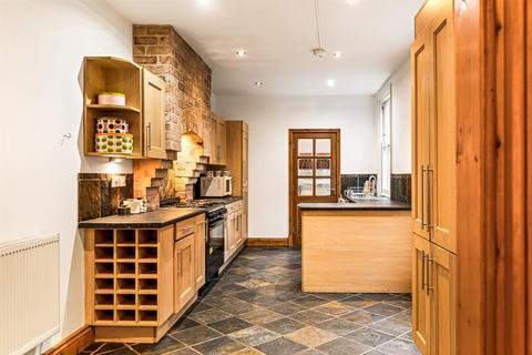 4 bedroom terraced house for sale, Knighton Road, Leicester