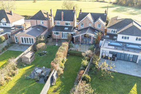 5 bedroom detached house for sale, Barton Road, Harlington