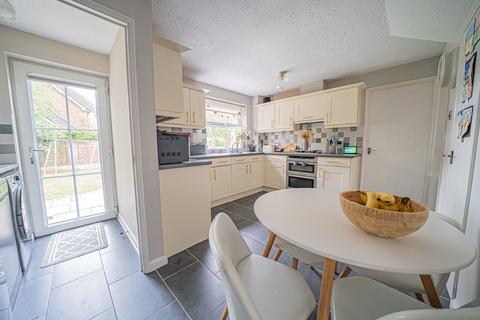 5 bedroom detached house for sale, Woodperry Avenue, Solihull, B91