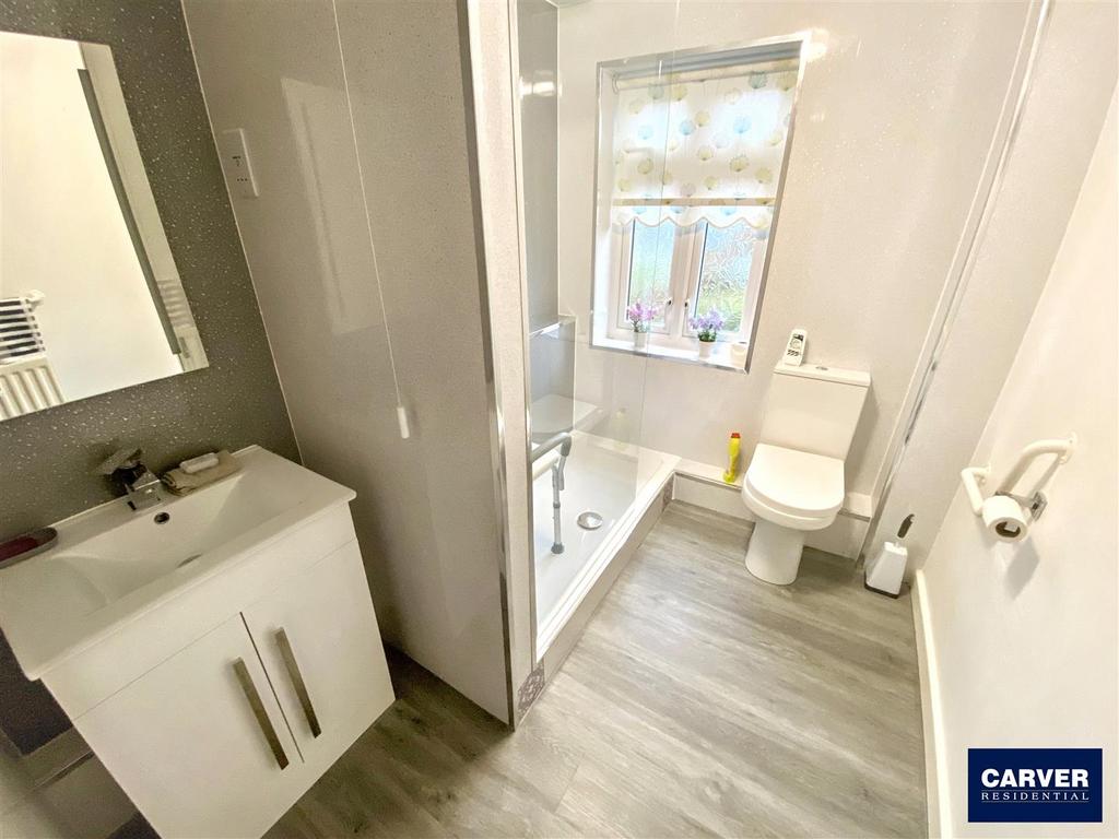 Shower Room (1).jpg