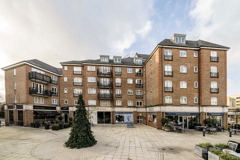 3 bedroom flat for sale, High Street, Brentford TW8