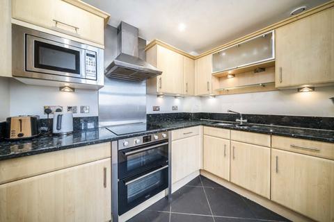 3 bedroom flat for sale, High Street, Brentford TW8