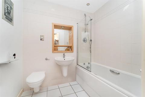 2 bedroom apartment for sale, Balmoral Place, Brewery Wharf