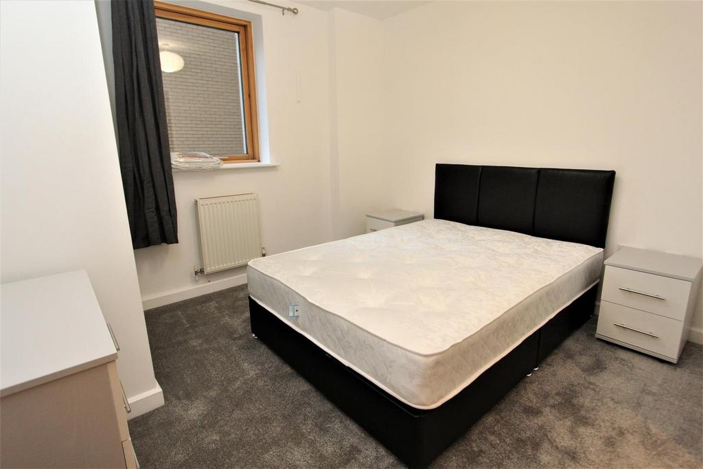 Bedroom 1.jpg
