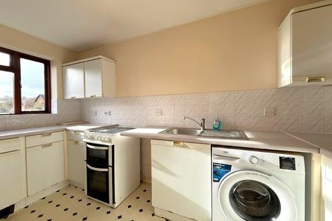 2 bedroom apartment to rent, Pyegrove Chase, Forest Park, Bracknell, Berkshire, RG12