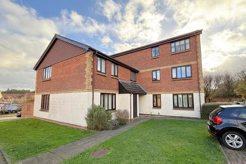2 bedroom apartment to rent, Pyegrove Chase, Forest Park, Bracknell, Berkshire, RG12