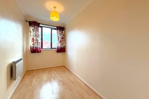 2 bedroom apartment to rent, Pyegrove Chase, Forest Park, Bracknell, Berkshire, RG12