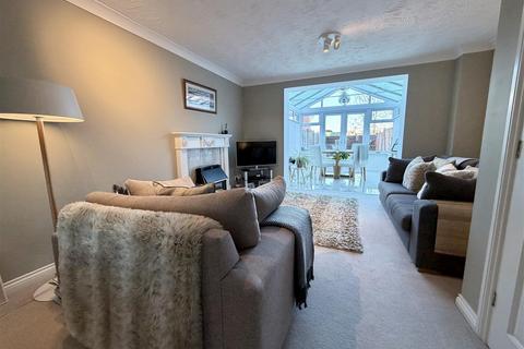 3 bedroom townhouse for sale, Caliban Mews, Warwick Gates, Warwick