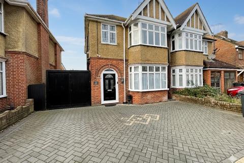 3 bedroom semi-detached house for sale, Wychwood Avenue, Luton, Bedfordshire, LU2 7HT