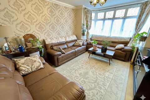 3 bedroom semi-detached house for sale, Wychwood Avenue, Luton, Bedfordshire, LU2 7HT