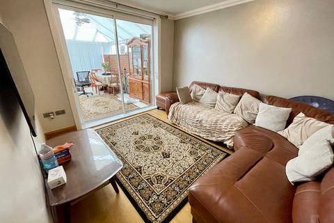 3 bedroom semi-detached house for sale, Wychwood Avenue, Luton, Bedfordshire, LU2 7HT