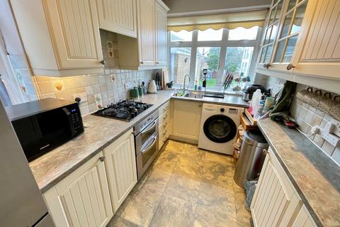 3 bedroom semi-detached house for sale, Wychwood Avenue, Luton, Bedfordshire, LU2 7HT