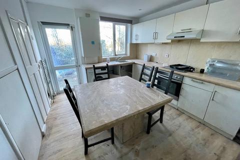 4 bedroom terraced house for sale, Gladstone Avenue, Luton, Bedfordshire, LU1 1QL