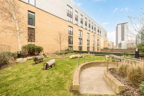 1 bedroom flat to rent, Chivers Passage, London SW18