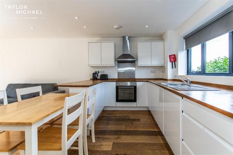 undefined, Woodbourne Avenue, Brighton
