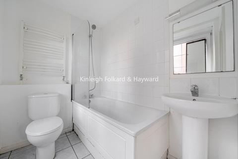2 bedroom flat to rent, Meadow Road, London, SW8