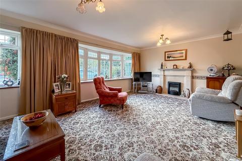 4 bedroom detached house for sale, Courtfields, Harpenden, Hertfordshire, AL5