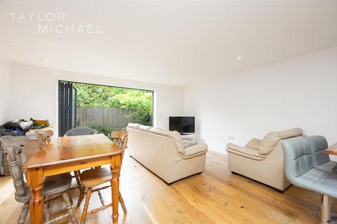 undefined, Woodbourne Avenue, Brighton