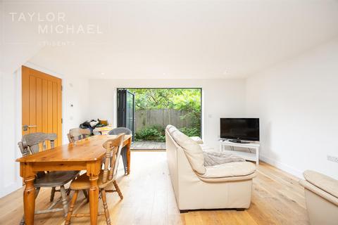 undefined, Woodbourne Avenue, Brighton
